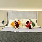 Bliss Stay Ipoh - 12 Pax
