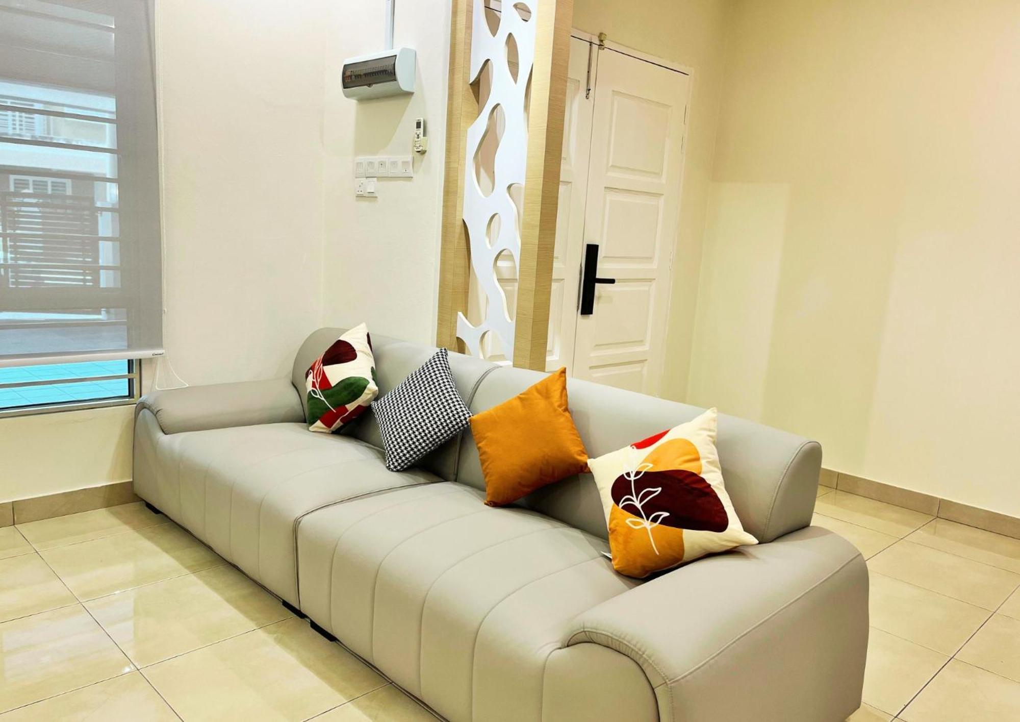 Bliss - 12 Pax Ipoh
