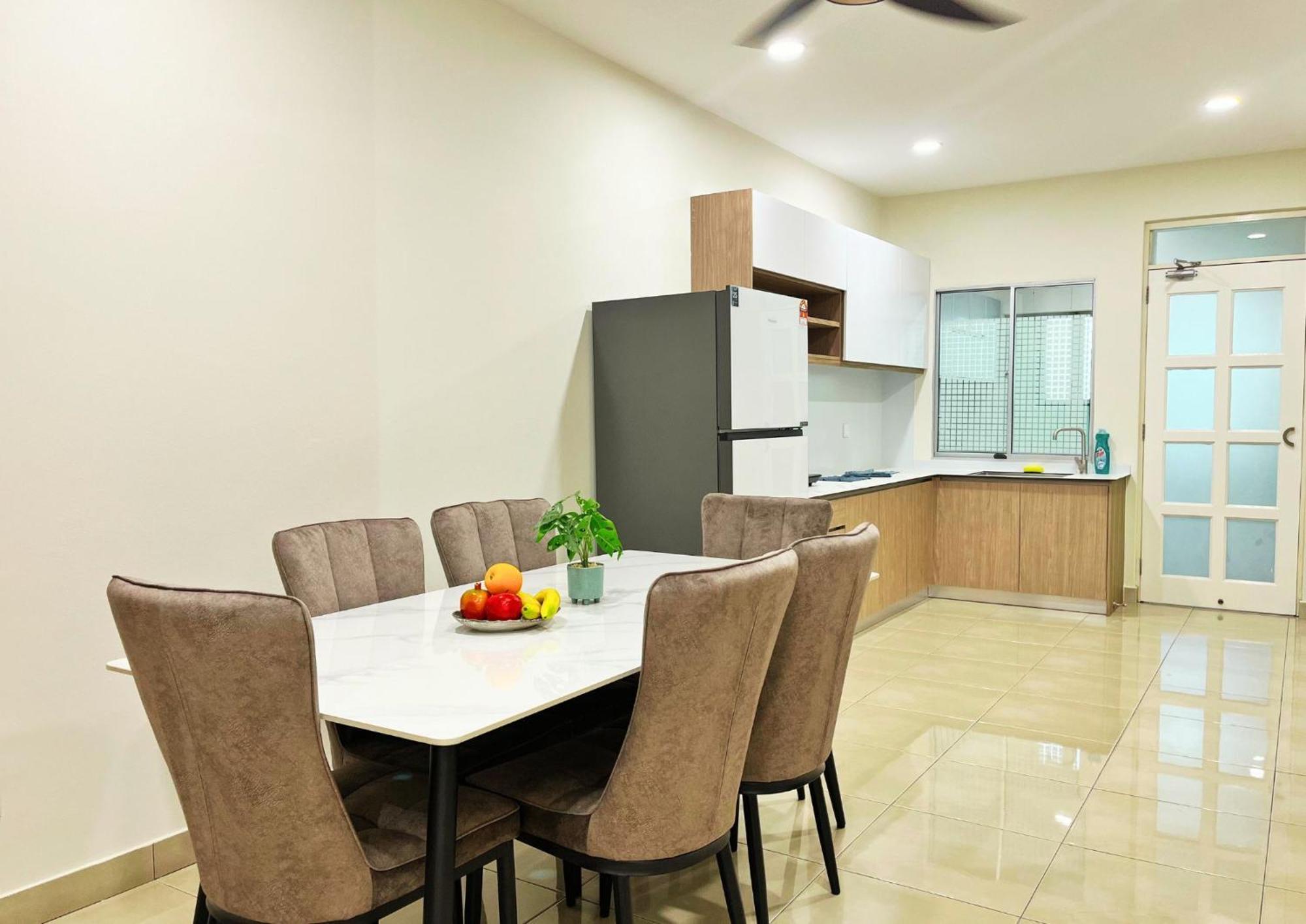 Bliss - 12 Pax Ipoh